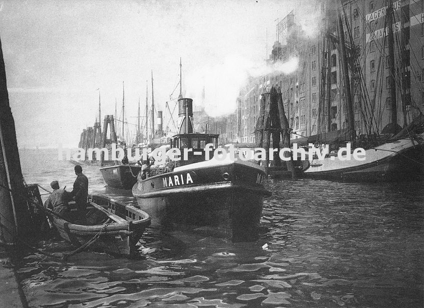 584_0954049 Schiffe im Altonaer Hafen - Bilder aus dem alten Altona. | Grosse Elbstrasse - Bilder vom Altonaer Hafenrand.